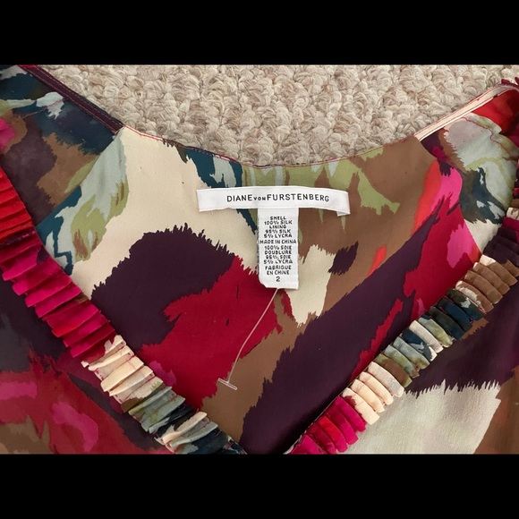 Diane von Ferstenburg yellow top size 2 - Picture 4 of 5